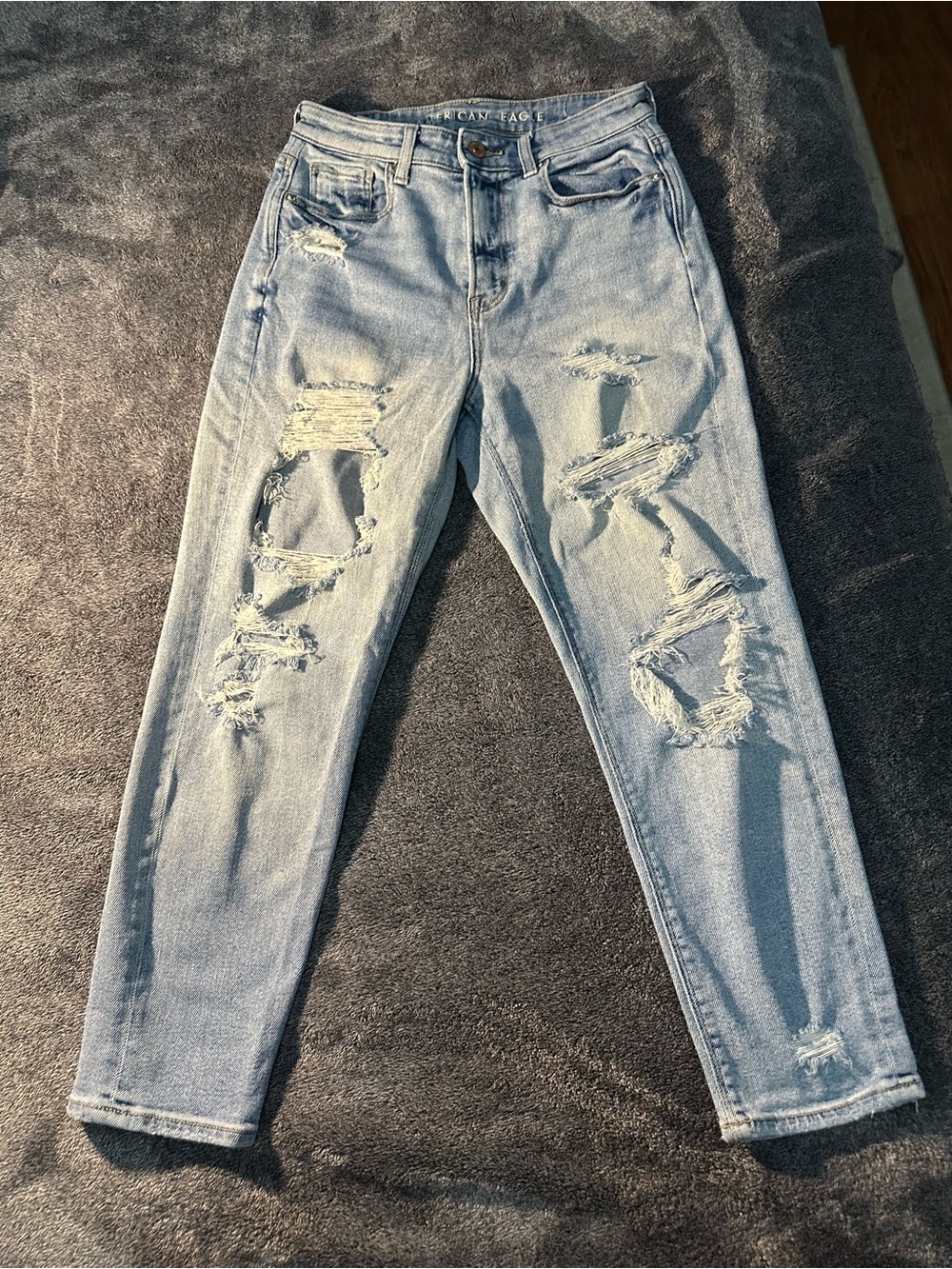 American Eagle Outfitters Light Blue Ripped Boyfriend Jeans